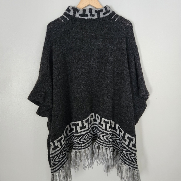 Peruvian Trading Co. Poncho Women's One Size Gray Alpaca Wool Aztec Fringe - Picture 3 of 12